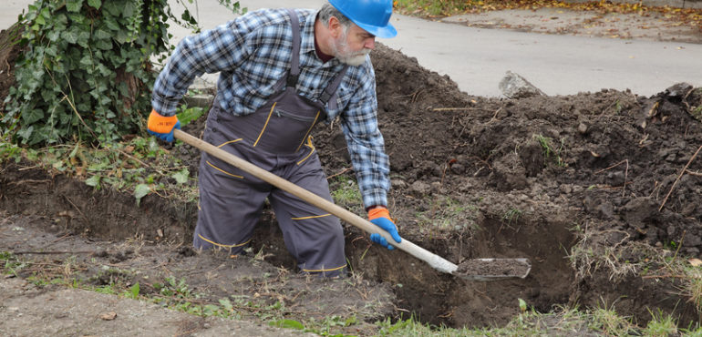 Poll: How Outdoor Working This Summer Affects Your Love Life
